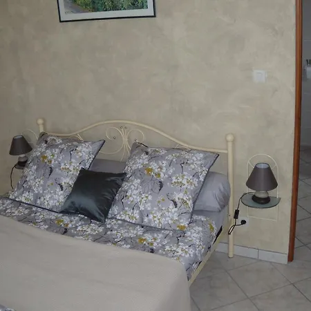 Bed & Breakfast Chambres D'hotes Claudel Marie-noelle *
