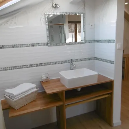 Chambres D'hotes Claudel Marie-noelle Bed & Breakfast Destord