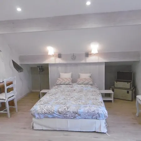 Chambres D'hotes Claudel Marie-noelle Bed & Breakfast